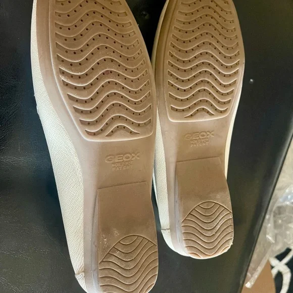 GEOX IVORY LOAFERS. Never worn - Picture 2 of 13